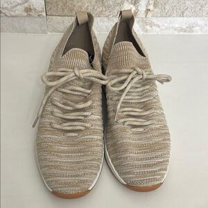 Brand new! $69 J Slides / Urban Sport OPY two tone Knit Sneaker Tan Size 11
